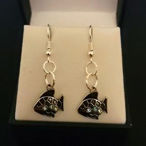 4/25 Silver Fish Earrings with Cute Gems